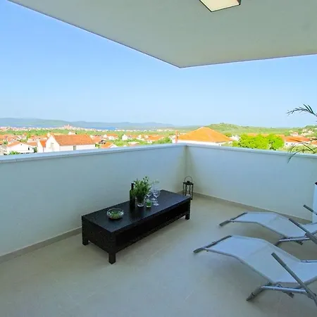 Superb Penthouse In Murter
