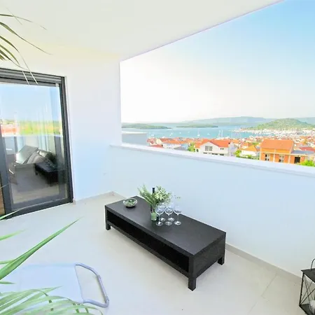 Superb Penthouse In Apartment Murter