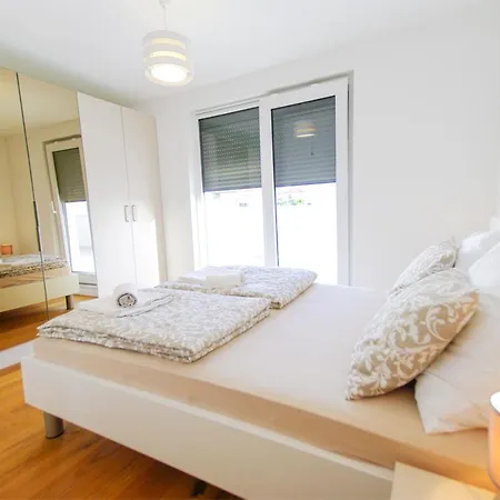 Apartment Superb Penthouse In Murter